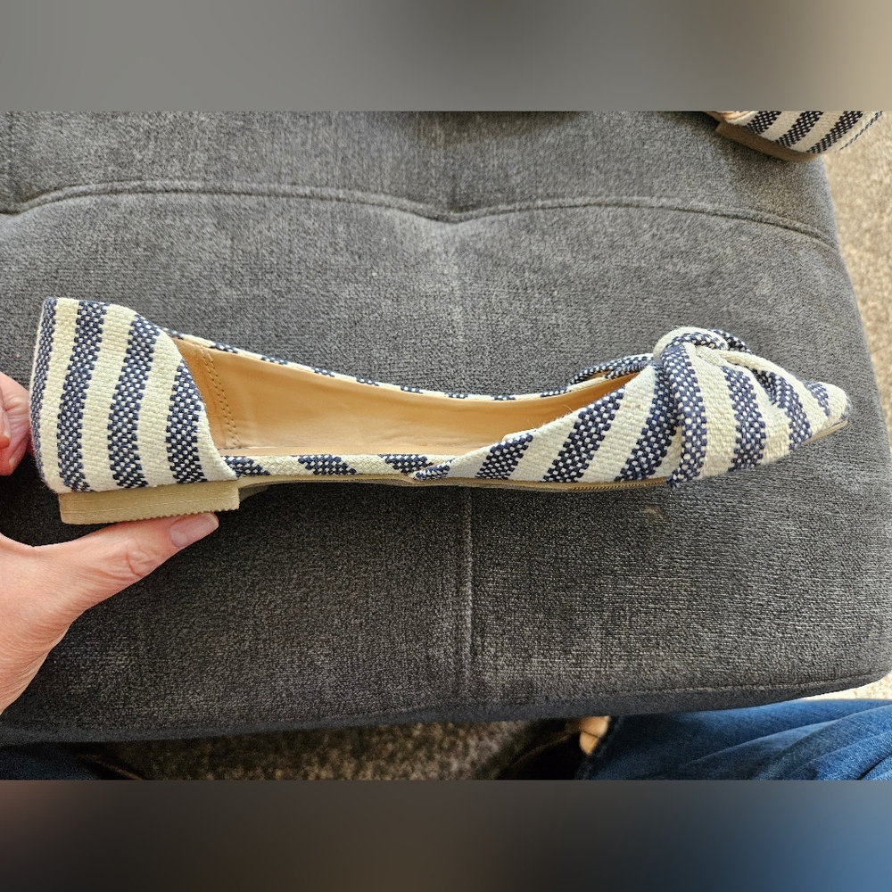 A New Day Striped Textile Slipper Shoes with Bows. SZ 8 - Picture 11 of 15